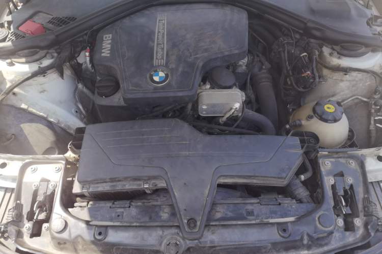 Used BMW 3 Series 2014 320i Sport Edition Engine Bay
