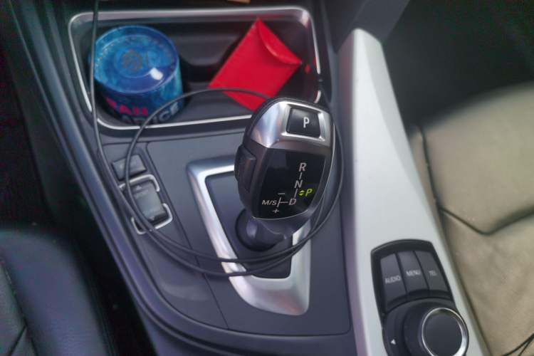 Used BMW 3 Series 2014 320i Sport Edition Gear Lever