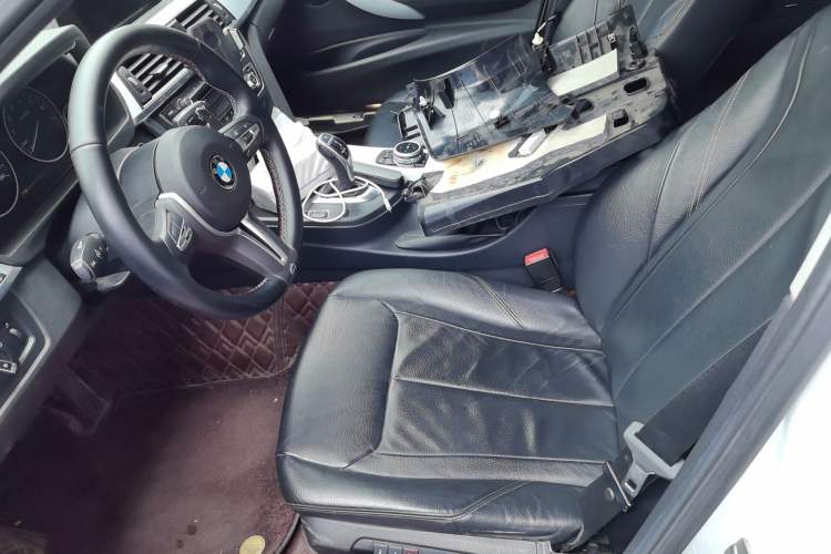 Used BMW 3 Series 2014 320Li Luxury Design Package Left Front Seat