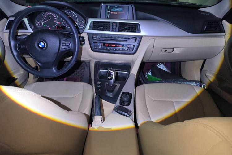 Used BMW 3 Series 2014 320Li Fashion Model Center Console