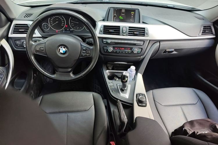 Used BMW 3 Series 2014 320Li Fashion Model Center Console