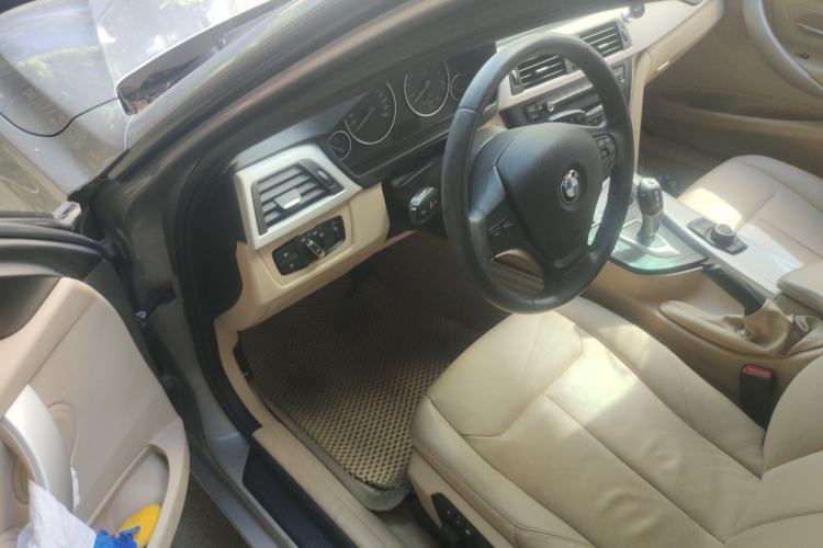 Used BMW 3 Series 2014 320i Sport Edition Driver Seat