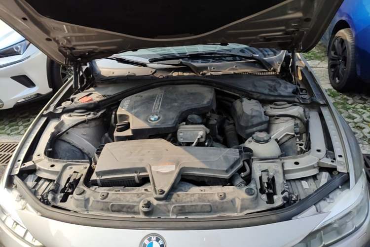 Used BMW 3 Series 2014 320Li Fashion Model Engine Bay