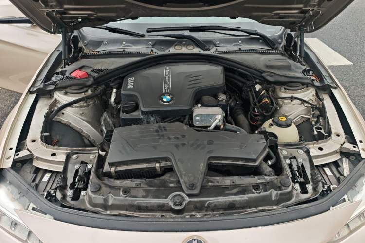 Used BMW 3 Series 2014 320Li Fashion Model Engine Bay
