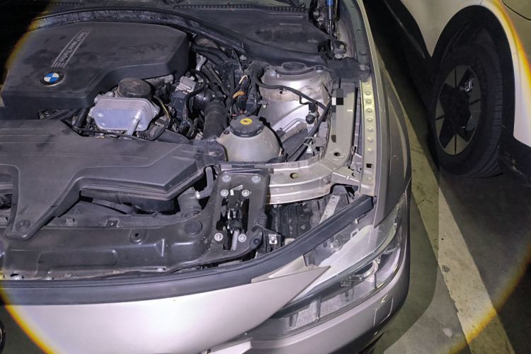 Used BMW 3 Series 2014 320Li Fashion Model Engine Bay Left