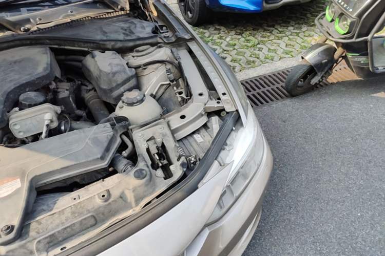 Used BMW 3 Series 2014 320Li Fashion Model Engine Bay Left