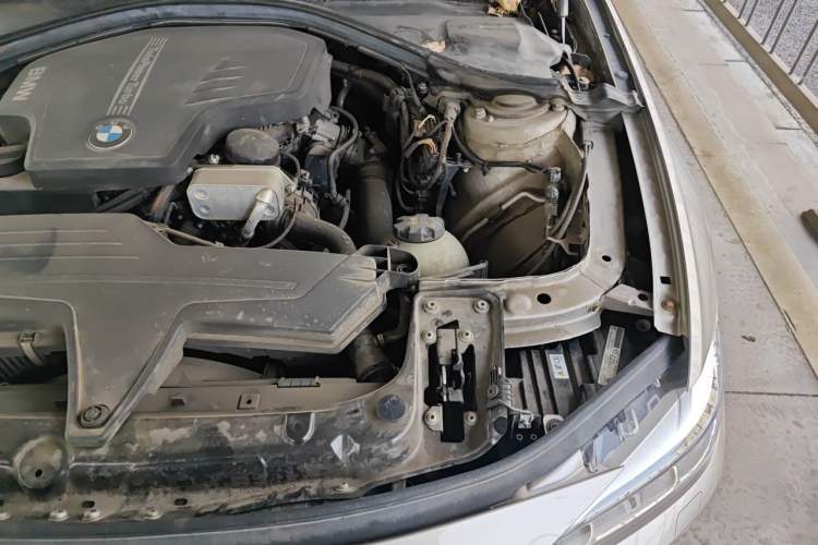 Used BMW 3 Series 2014 328Li Luxury Design Package Engine Bay Left