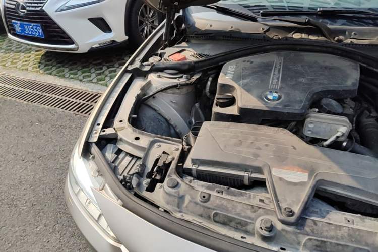 Used BMW 3 Series 2014 320Li Fashion Model Engine Bay Right