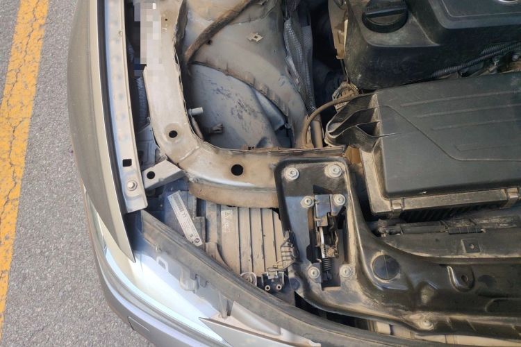 Used BMW 3 Series 2014 320i Sport Edition Engine Bay Right