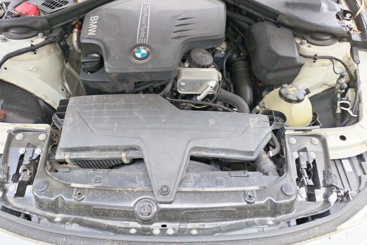 Used BMW 3 Series 2014 320i Sport Edition Engine Bay