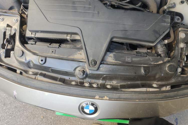Used BMW 3 Series 2014 320i Sport Edition Engine Bay