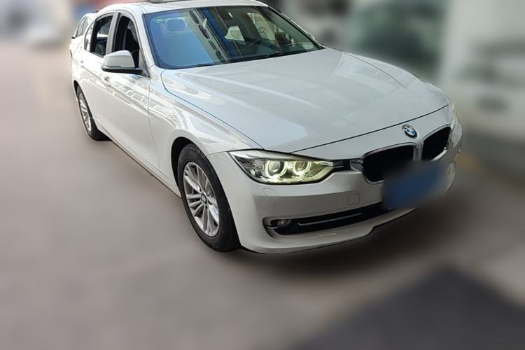 Used BMW 3 Series 2014 320Li Fashion Model Front Right 45 Deg