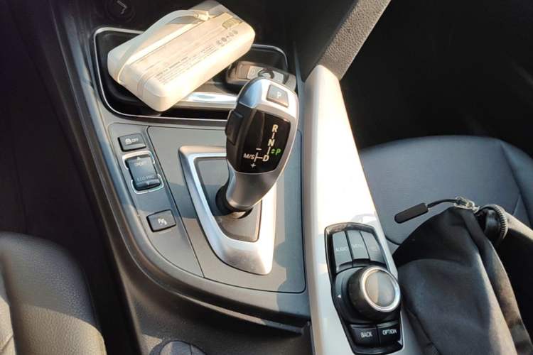 Used BMW 3 Series 2014 320Li Fashion Model Gear Lever