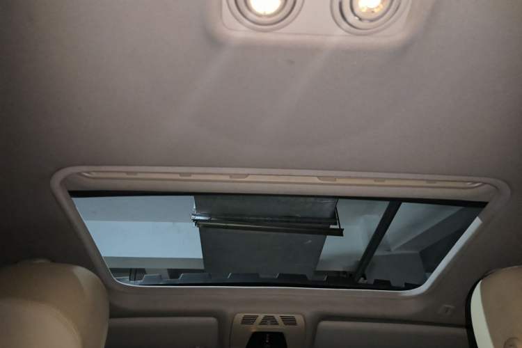 Used BMW 3 Series 2014 320Li Fashion Model Headliner