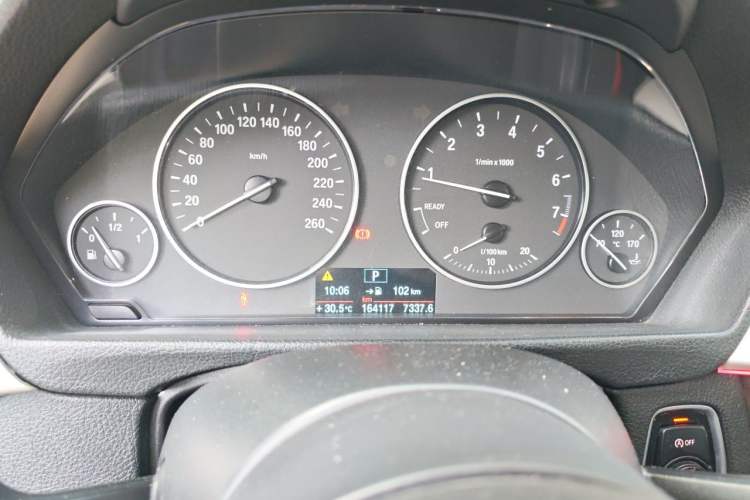 Used BMW 3 Series 2014 320i Sport Edition Instrument Cluster