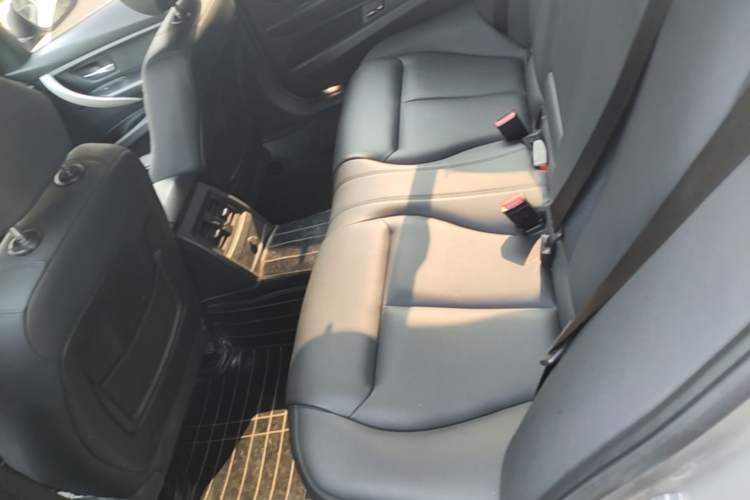 Used BMW 3 Series 2014 320Li Fashion Model Left Rear Seat