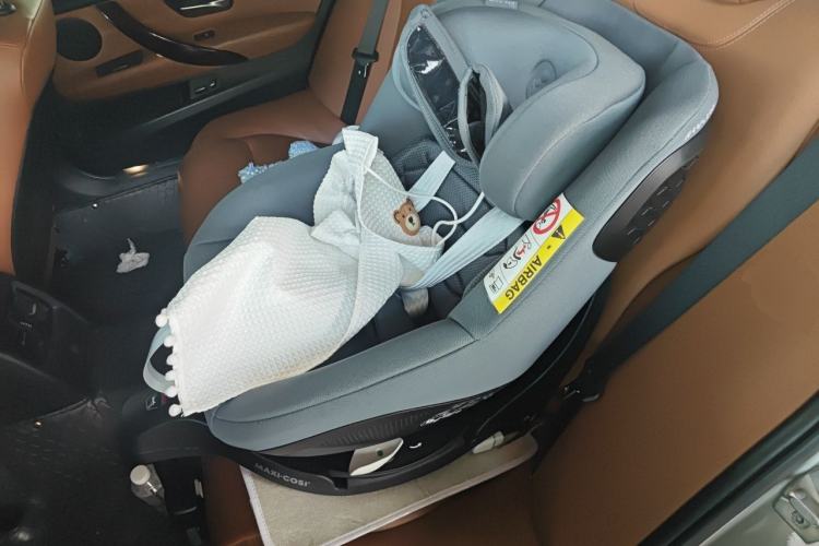 Used BMW 3 Series 2014 328Li Luxury Design Package Left Rear Seat