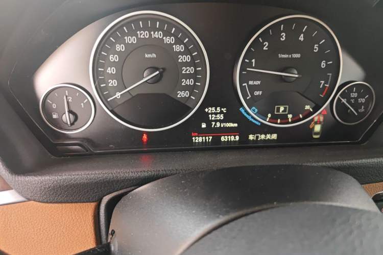 Used BMW 3 Series 2014 328Li Luxury Design Package Odometer Close Up