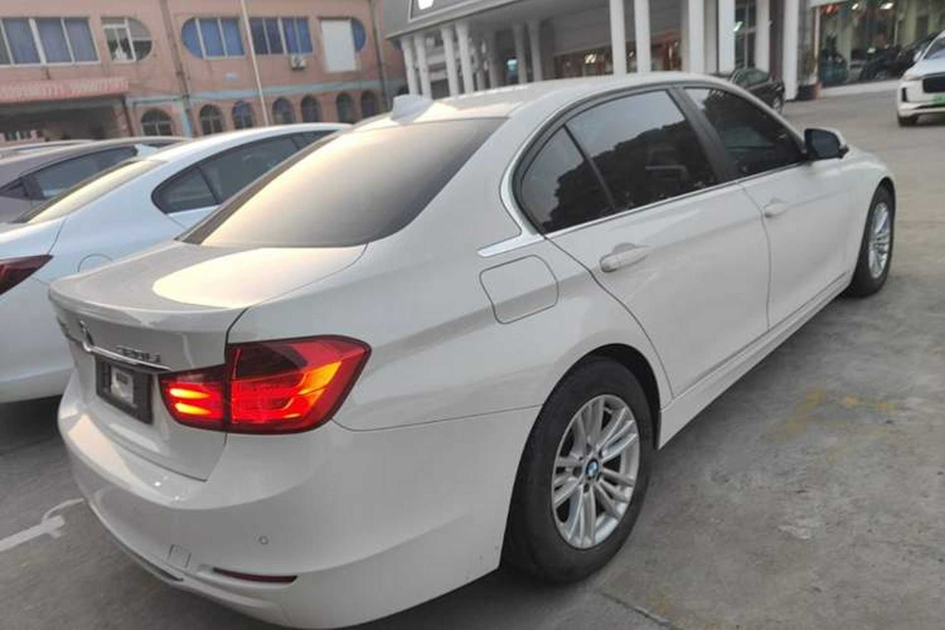 Used BMW 3 Series 2014 320Li Fashion Model Rear Right 45 Deg