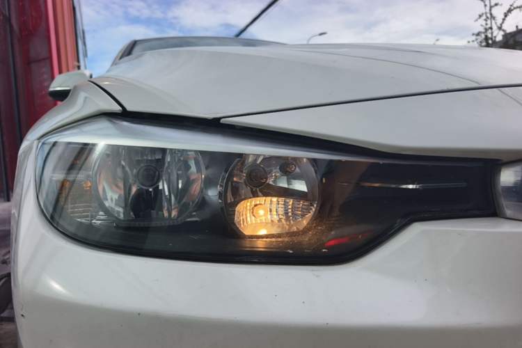 Used BMW 3 Series 2014 320i Active Edition Right Front Headlight