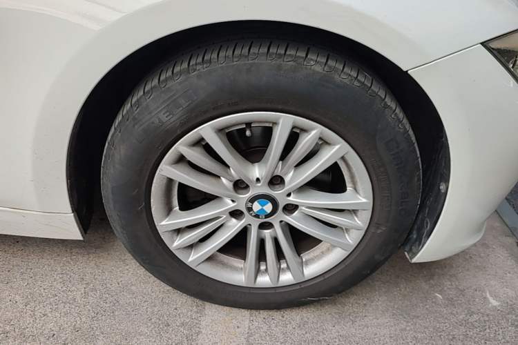 Used BMW 3 Series 2014 320Li Fashion Model Right Front Wheel Hub