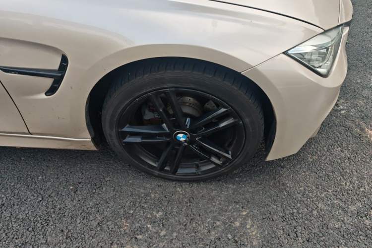 Used BMW 3 Series 2014 320Li Fashion Model Right Front Wheel Hub