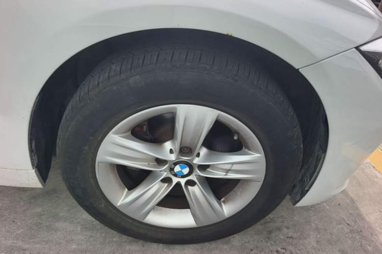 Used BMW 3 Series 2014 320i Active Edition Right Front Wheel Hub