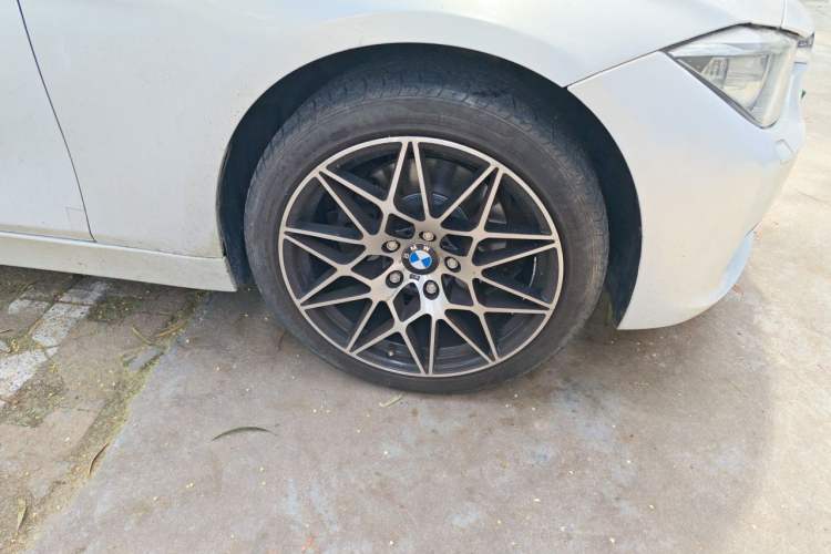 Used BMW 3 Series 2014 320i Sport Edition Right Front Wheel Hub