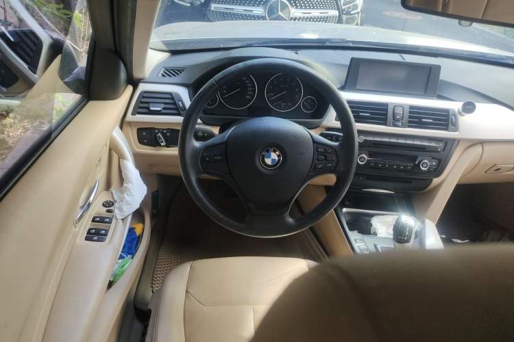Used BMW 3 Series 2014 320i Sport Edition Steering Wheel