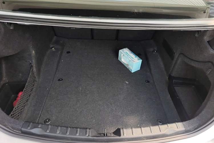 Used BMW 3 Series 2014 320Li Fashion Model Trunk