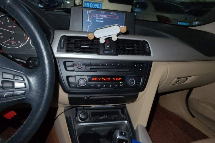 Used BMW 3 Series 2014 320Li Fashion Model Audio And AC Panel