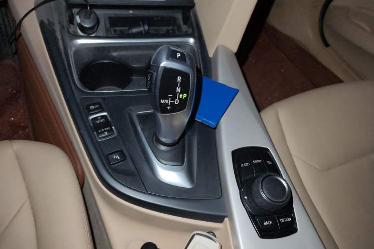Used BMW 3 Series 2014 320Li Fashion Model Gear Lever