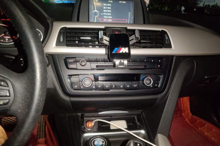 Used BMW 3 Series 2014 320Li Fashion Model Audio And AC Panel
