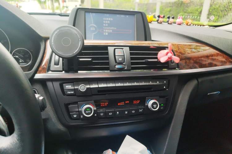 Used BMW 3 Series 2014 328Li Fashion Model Audio And AC Panel