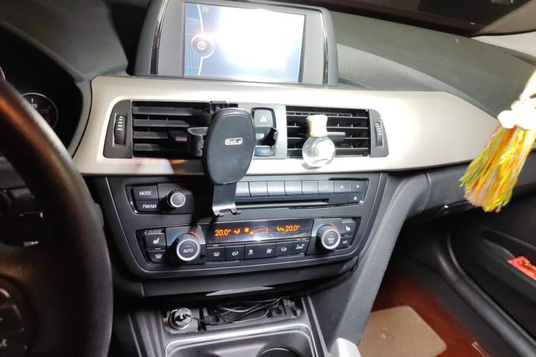 Used BMW 3 Series 2014 320Li Fashion Model Audio And AC Panel