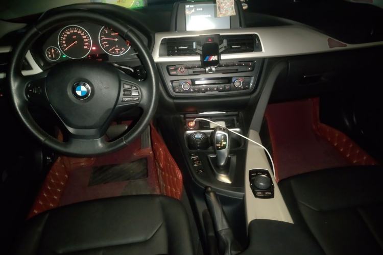 Used BMW 3 Series 2014 320Li Fashion Model Center Console