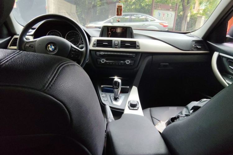 Used BMW 3 Series 2014 320Li Fashion Model Center Console