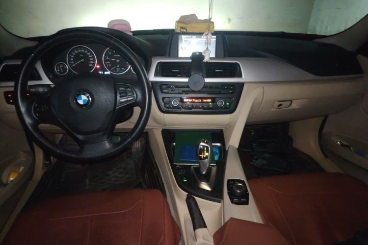 Used BMW 3 Series 2014 320Li Fashion Model Center Console