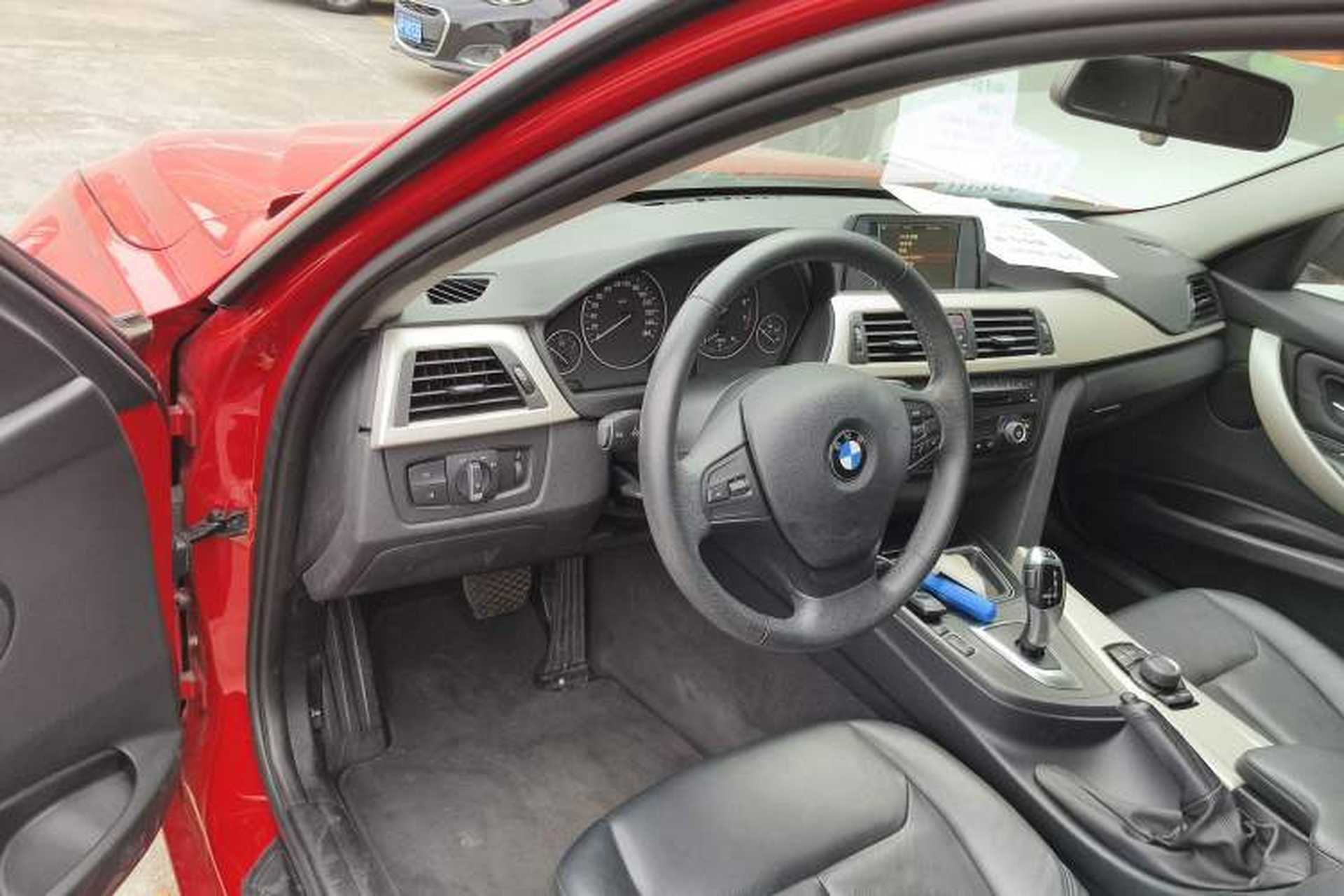 Used BMW 3 Series 2014 320i Sport Edition Driver Seat