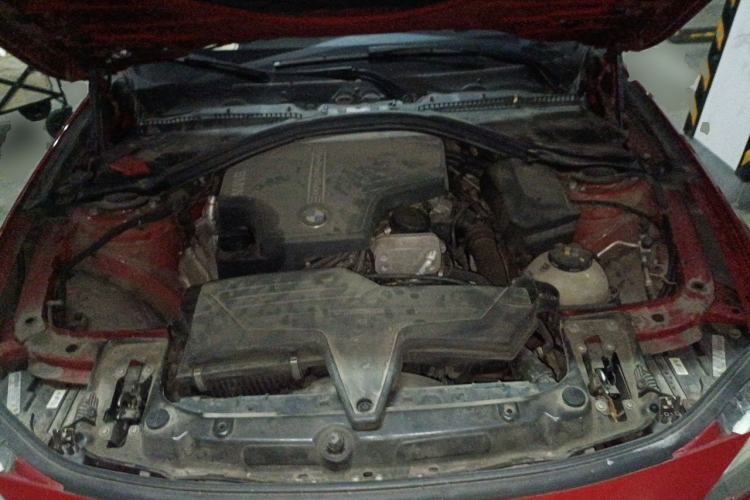 Used BMW 3 Series 2014 320Li Fashion Model Engine Bay
