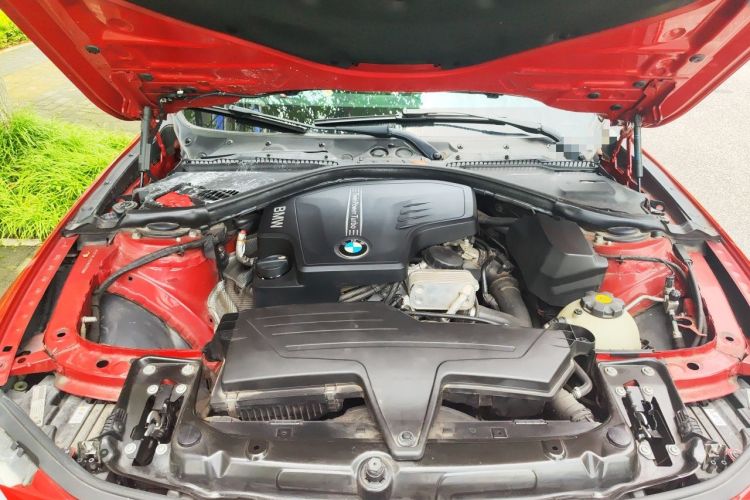 Used BMW 3 Series 2014 328Li Fashion Model Engine Bay