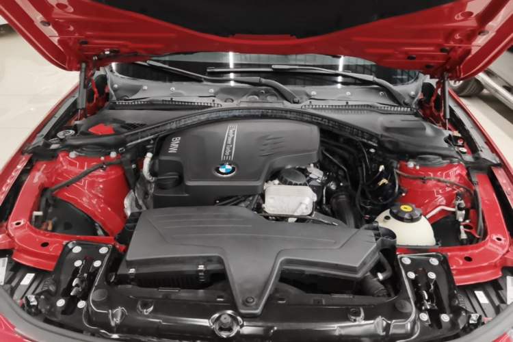 Used BMW 3 Series 2014 320Li Fashion Model Engine Bay