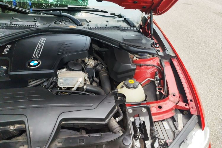 Used BMW 3 Series 2014 328Li Fashion Model Engine Bay Left