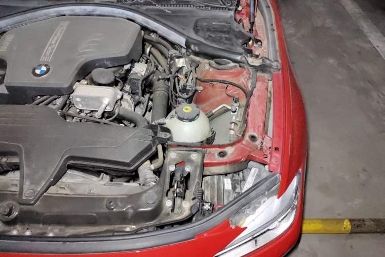 Used BMW 3 Series 2014 320Li Fashion Model Engine Bay Left