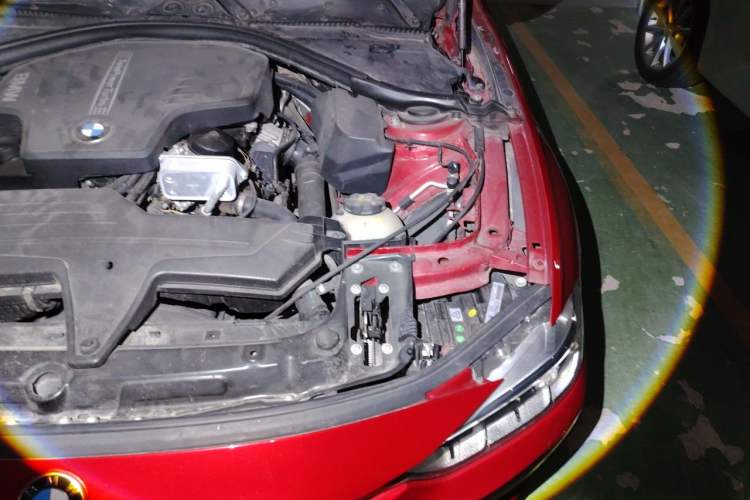 Used BMW 3 Series 2014 320Li Fashion Model Engine Bay Left