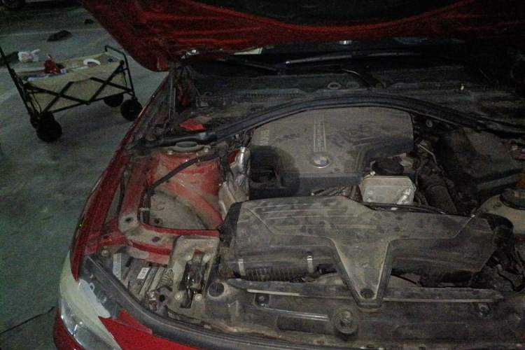 Used BMW 3 Series 2014 320Li Fashion Model Engine Bay Right