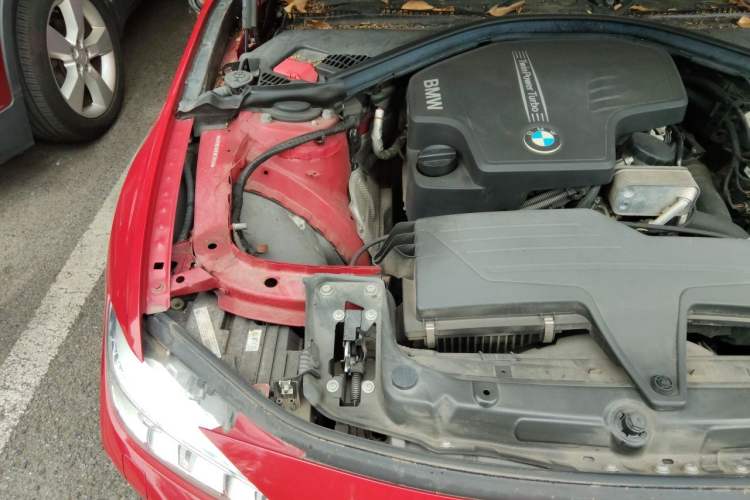 Used BMW 3 Series 2014 320Li Fashion Model Engine Bay Right