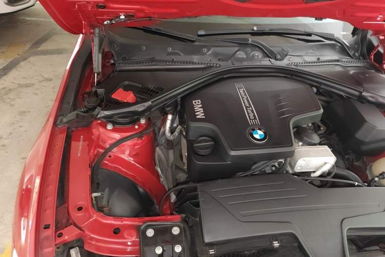 Used BMW 3 Series 2014 320i Active Edition Engine Bay Right