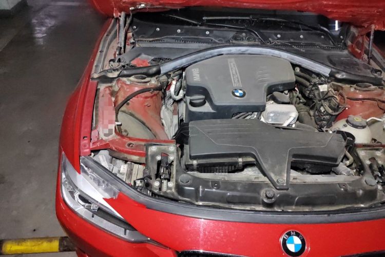 Used BMW 3 Series 2014 320Li Fashion Model Engine Bay Right
