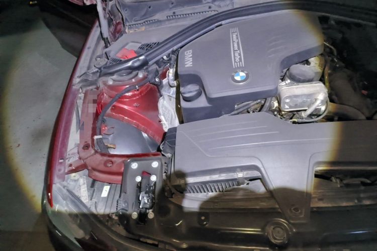 Used BMW 3 Series 2014 320i Sport Design Package Engine Bay Right